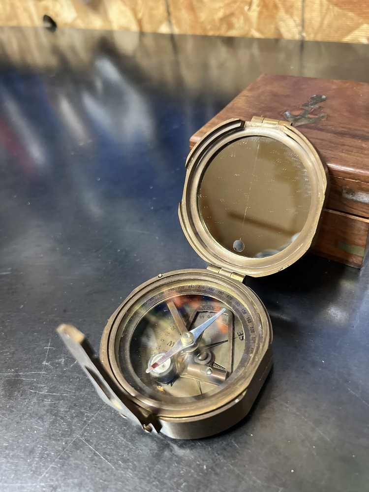 BR 4840 - BRUNTON COMPASS WITH WOODEN BOX