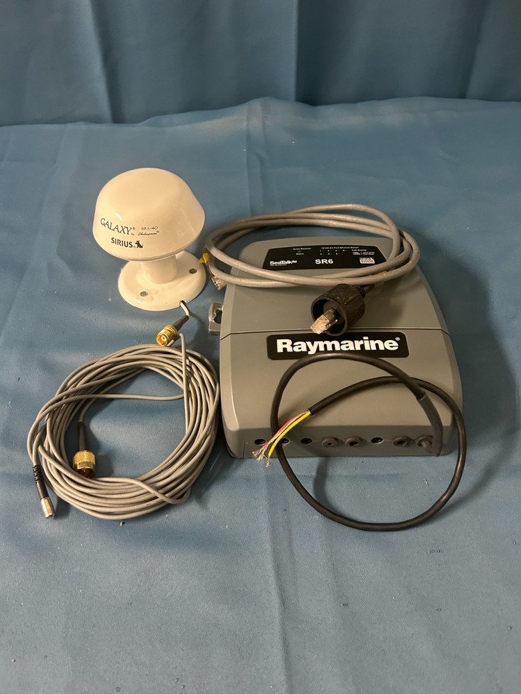 Raymarine SR6 Sirius Sat Wx/XM Receiver & HS Switch - E32122
