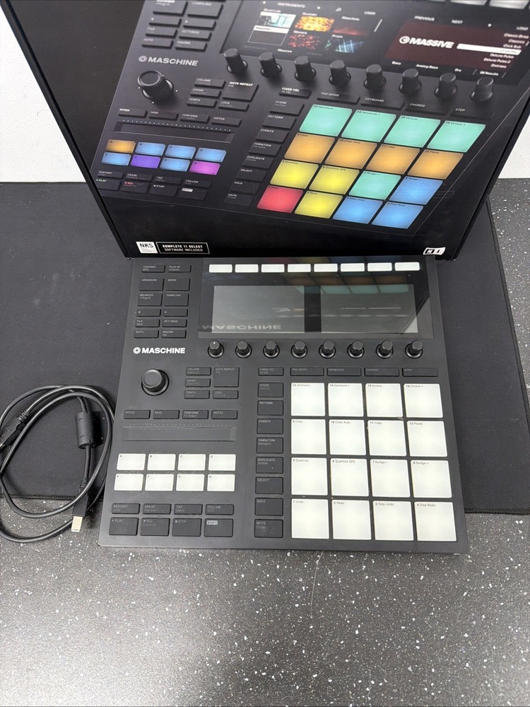 Native Instruments MASCHINE MK3 MIDI Controller Audio Interface