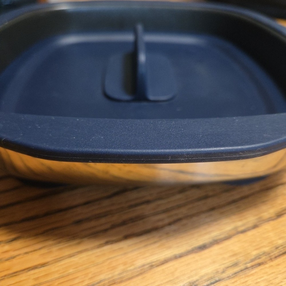 Tupperware MicroPro Series Base & Lid 8270C Micro Pro Microwave NON-STICK