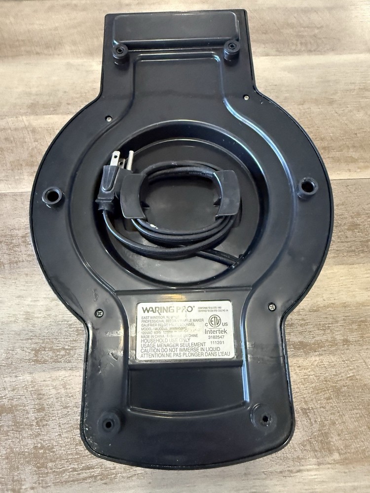 Waring Pro ~ Belgian Waffle Maker ~ Model WWM450PC ~ Tested ~ Works Great