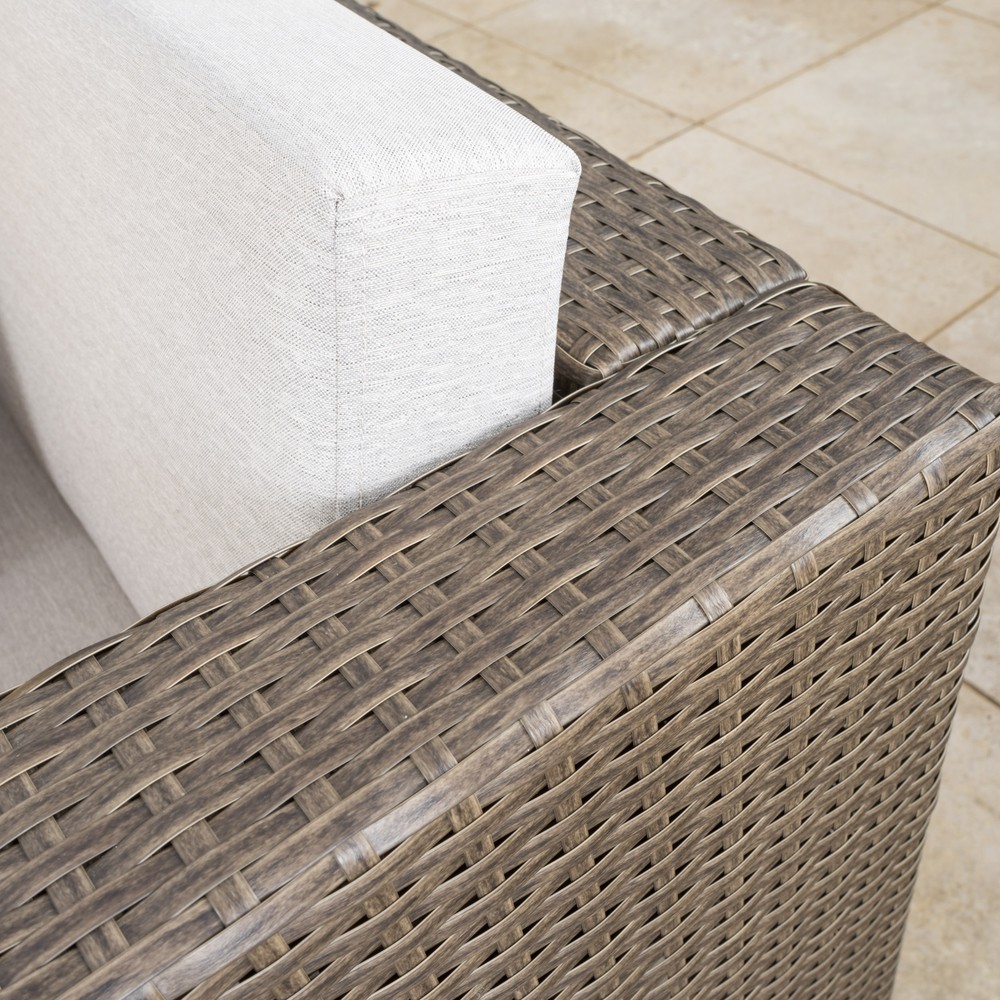 Outdoor 4 Piece Wicker Chat Set with Cushions