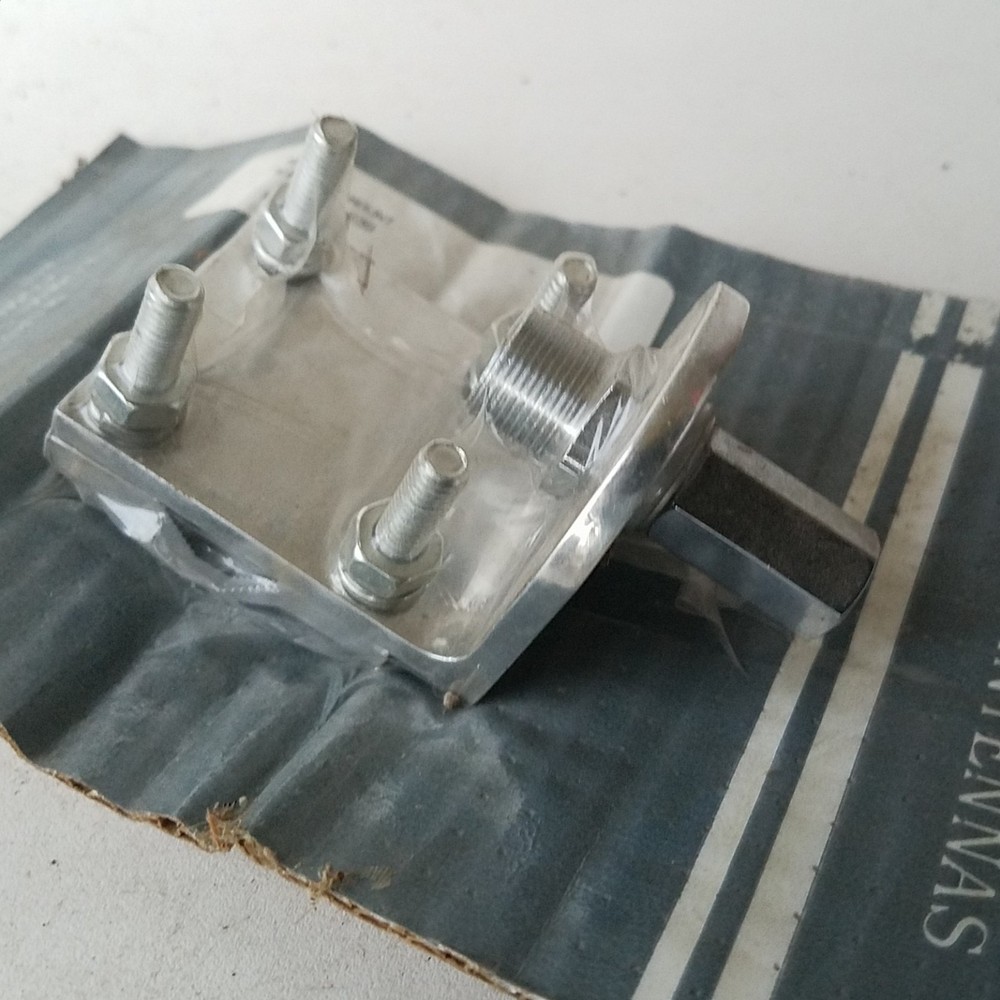 Everhardt EV-322 Antenna Mirror Mount S0-239