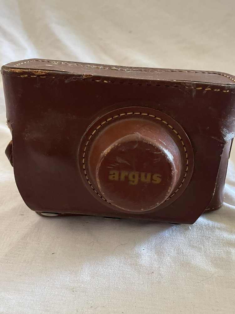 VINTAGE 1950s ARGUS C3 CAMERA WITH CASE Untested