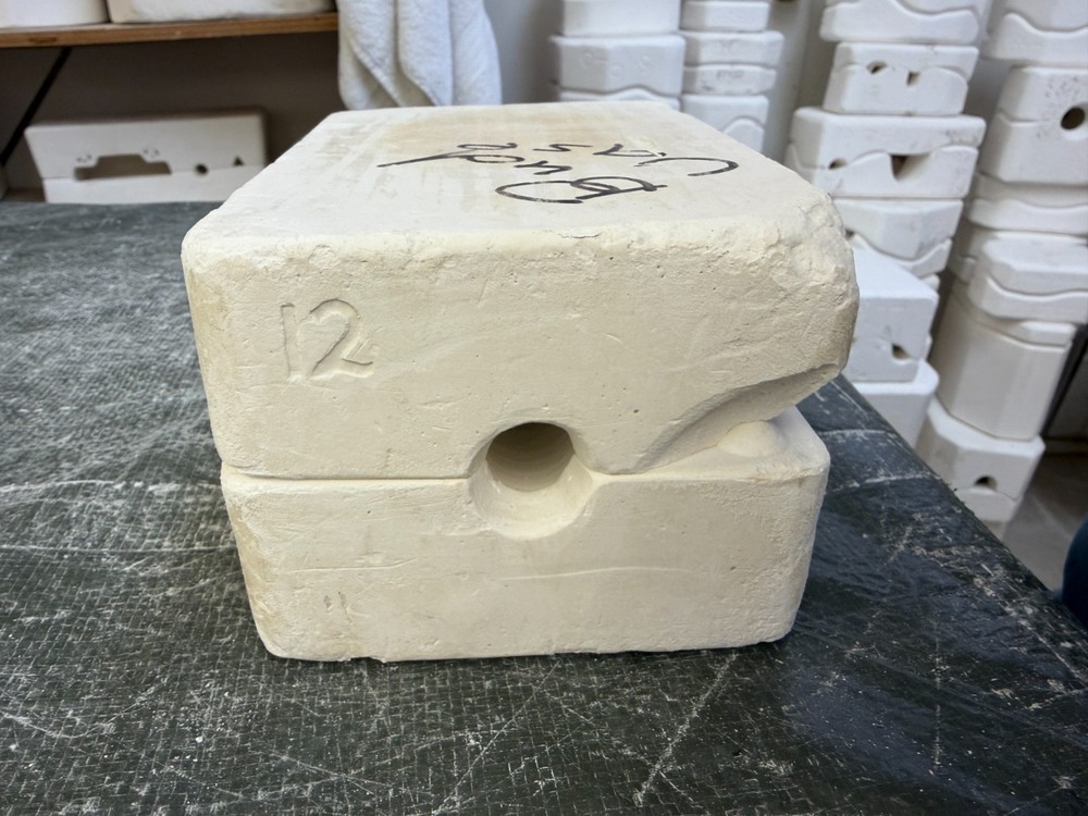 VINTAGE DUNCAN CERAMIC MOLD #DM-12 BUD VASE