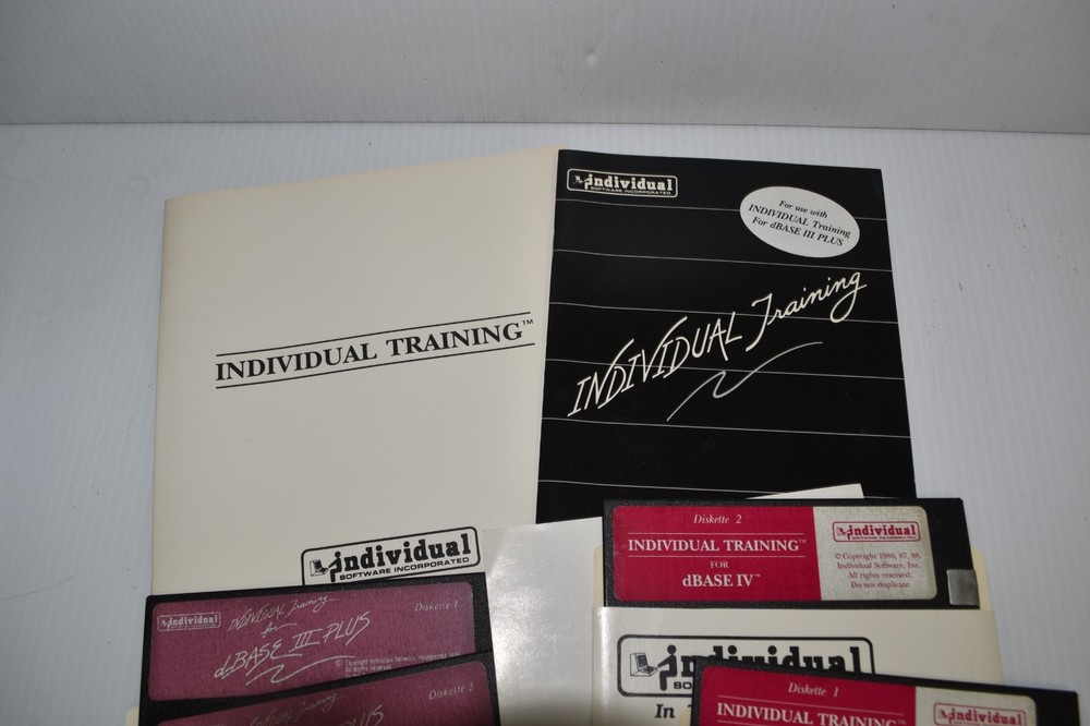 INDIVIDUAL TRAINING FOR DBASE III & IV - VINTAGE FLOPPY SOFTWARE. (WSA75)