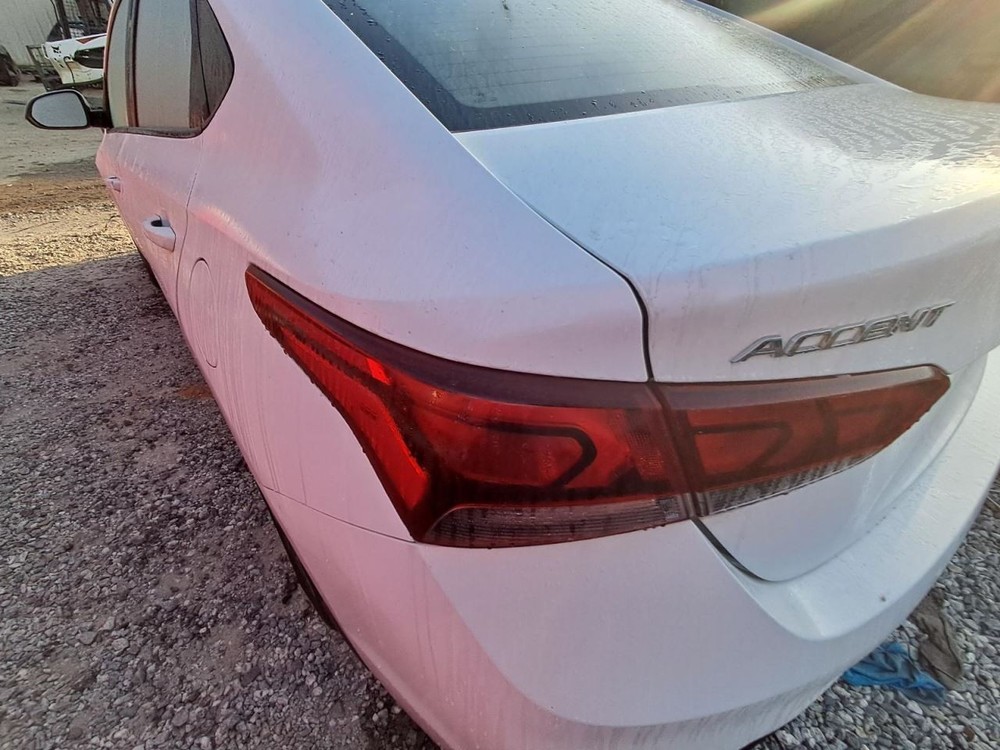 Console Front Floor Without Armrest Fits 18-22 ACCENT 4873942