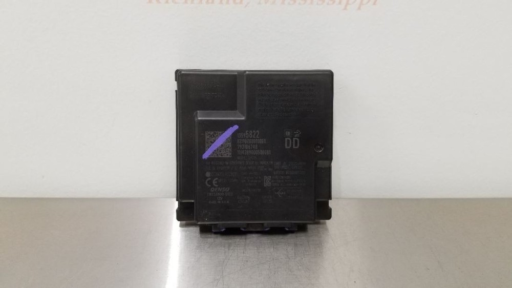 15 CADILLAC ESCALADE THEFT LOCKING KEYLESS ENTRY MODULE 13595822