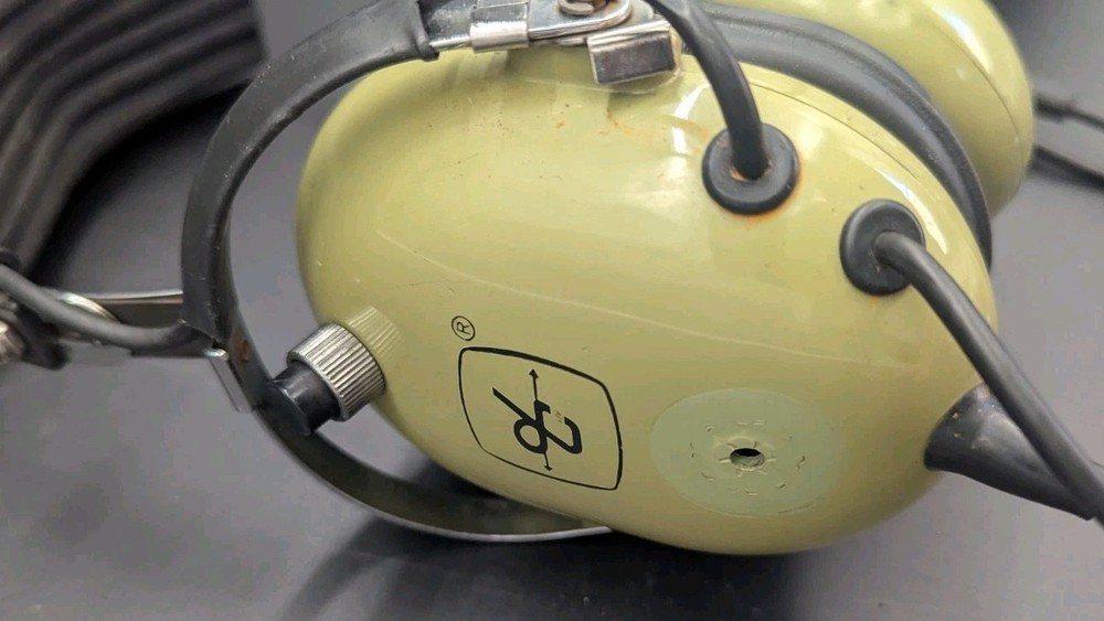 David Clark H3332 Ground Support Headset Lot 2 -UNTESTED AS-IS READ DESCRIPTION