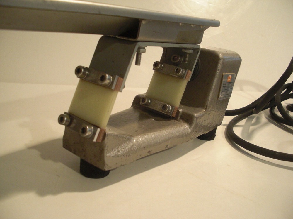 EX COND Eriez Magnetics Model 6C Electromagnetic Vibratory Feeder w/Controller
