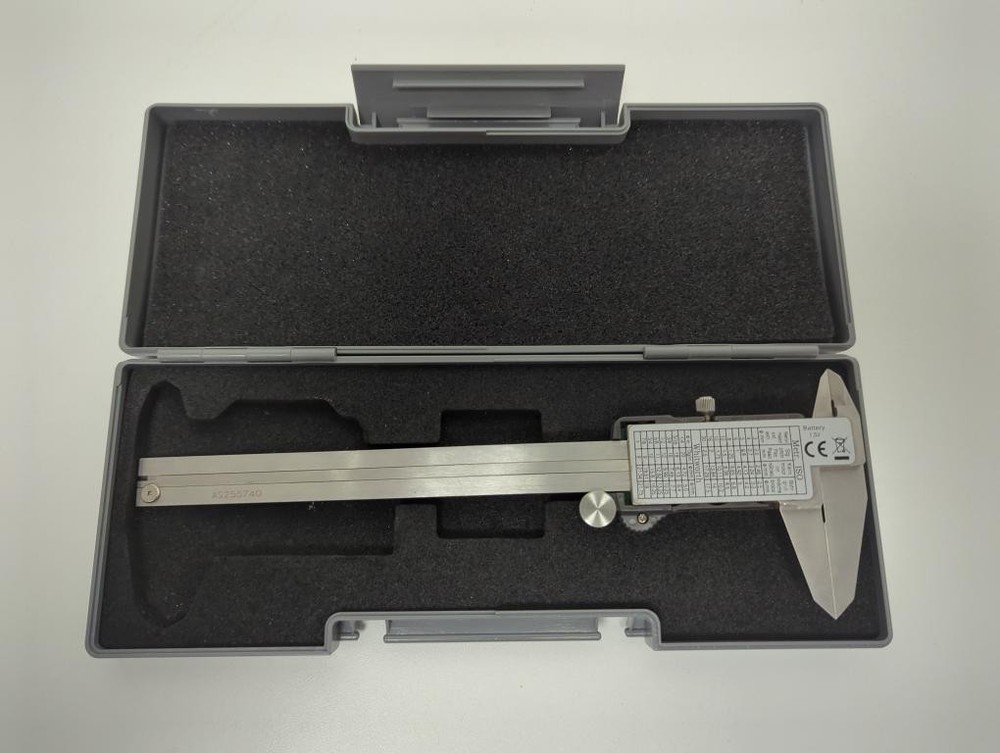 SWISS PRECISION INSTRUMENTS DIGITAL CALIPERS 15-719-8 CALIPER (P08033449)