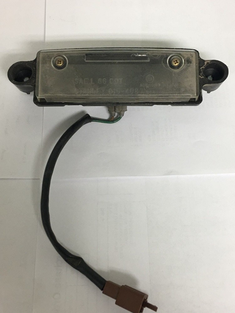 HONDA GOLDWING GL1800 LENS SOCKET REAR LICENSE PLATE LIGHT