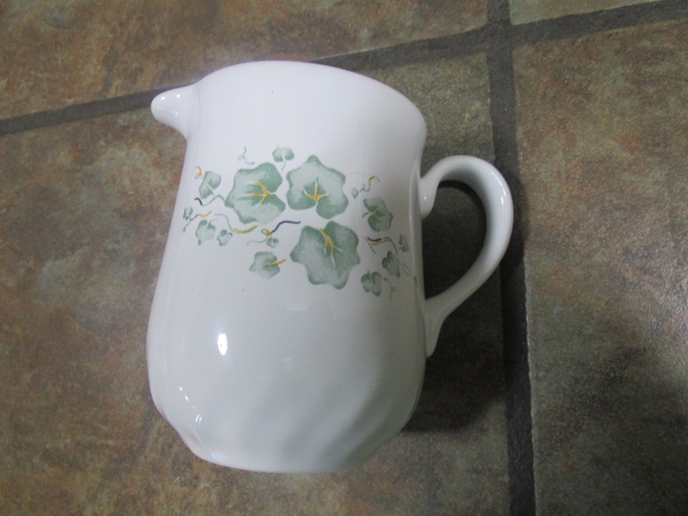 CORELLE ~ CALLAWAY ~4 1/8" CREAMER (NO SUGAR) ~ EUC