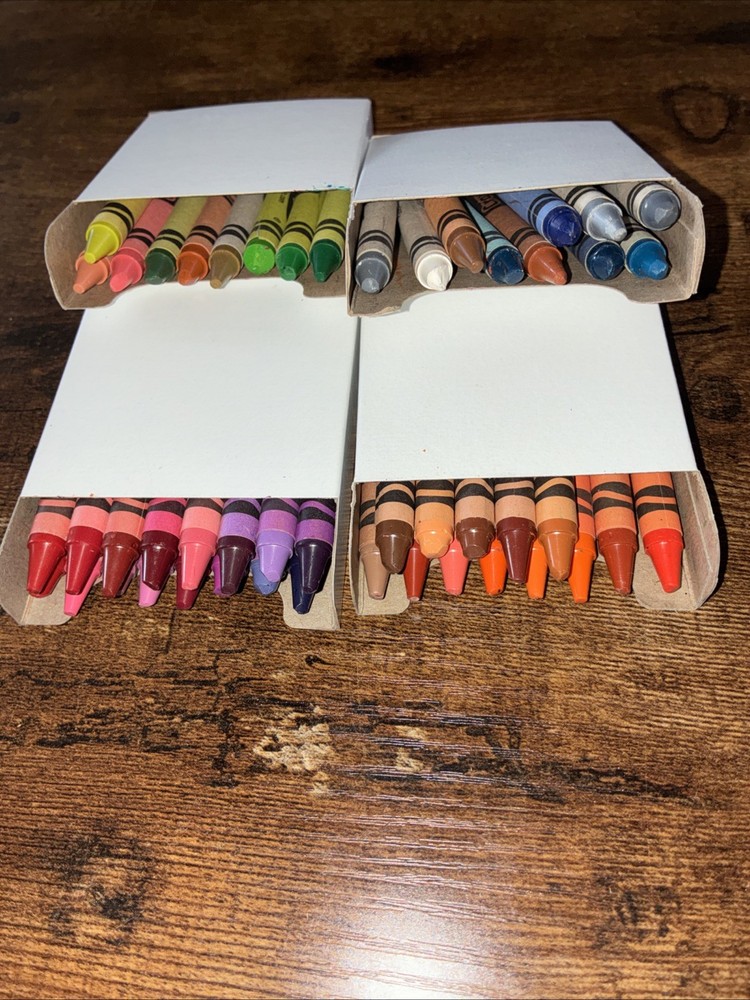 Crayola Crayons + Plastic Storage Case Box 2018 Hallmark Sharpener Hole. Used