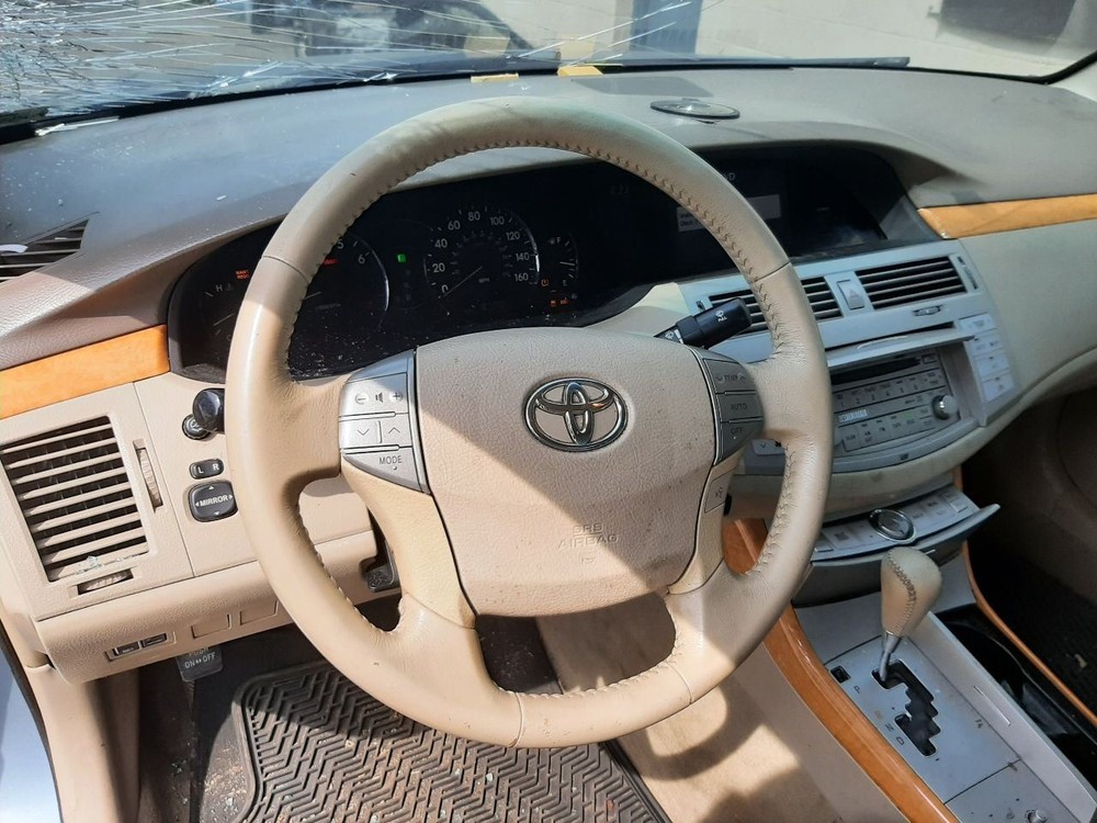 AVALON 2007 High Mounted Stop Light 1040465