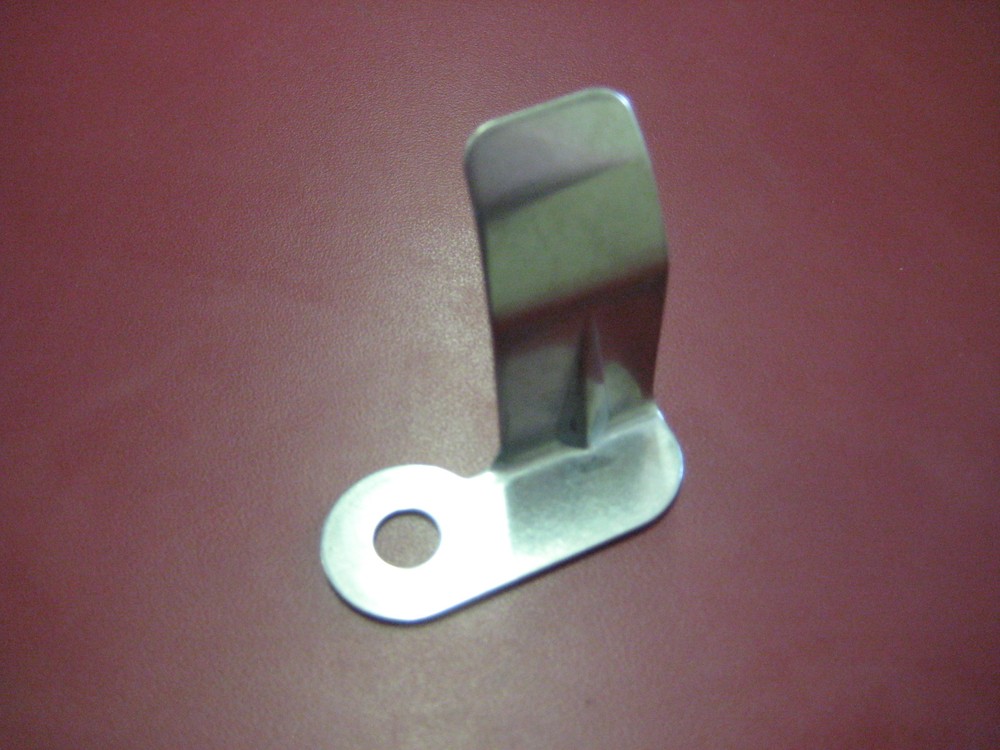 REGULATOR RECTIFIER PLUG RETAINER CLIP STAINLESS HARLEY STATOR