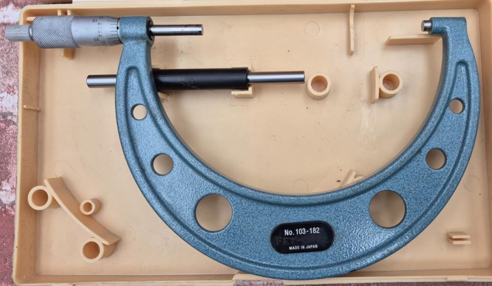 Mitutoyo 103-182 Micrometer 5-6" .001" With Case