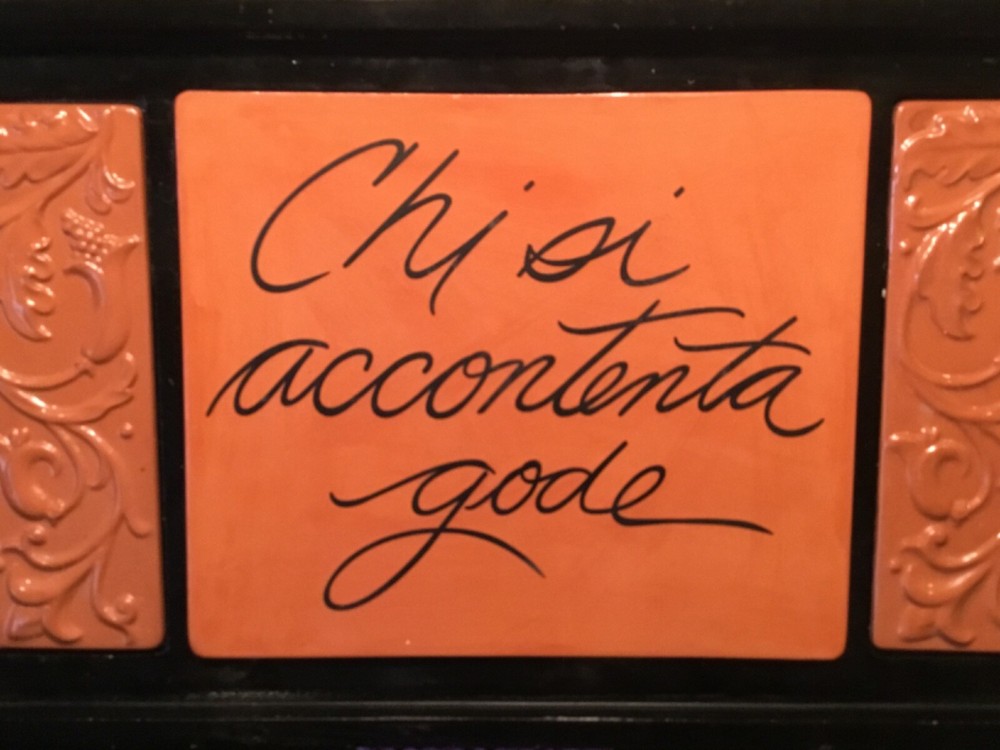 CHARMING PRESENTATION TRAY W/ HANDLES “SCRIPT CENTER“ TEXT “COFFEE,FRUIT,CHEESE“