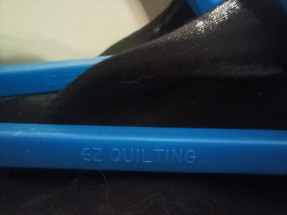 2 "EZ Quilting" Clips