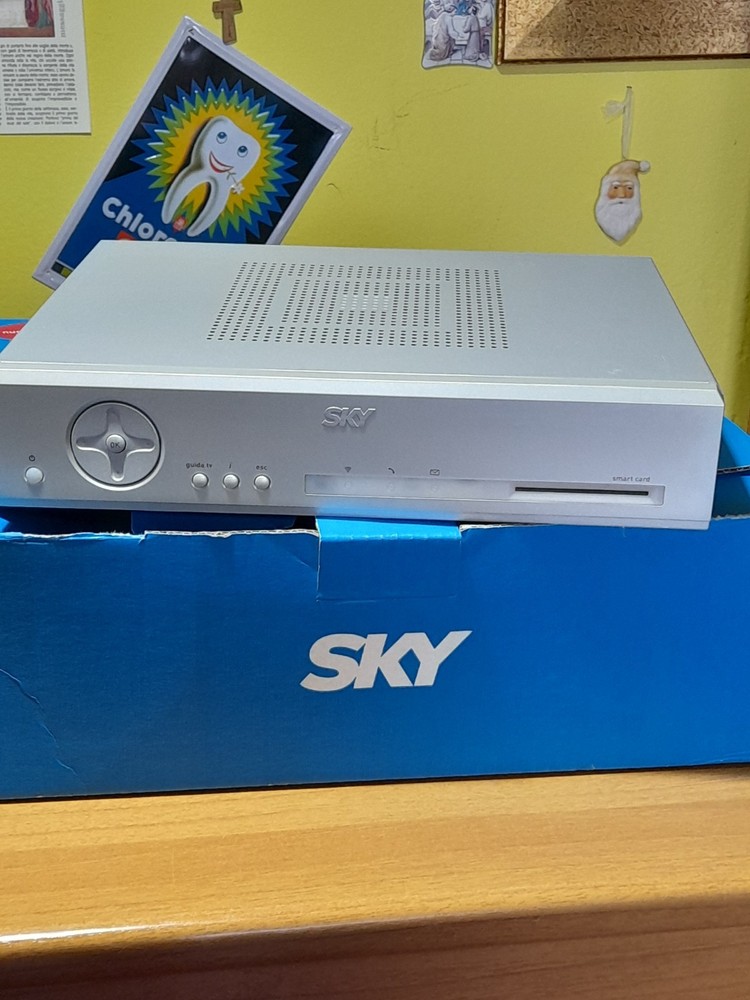 SKY DIGITAL DECODER MODEL DS432NS