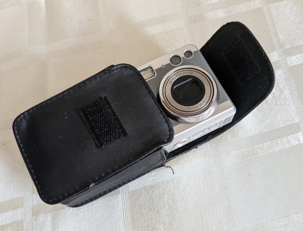 Technika SH-A366 10.0MP Compact Digital Camera Silver