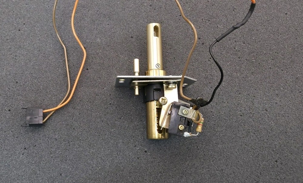 Technics sl1200 Ltd, Target Light Assembly