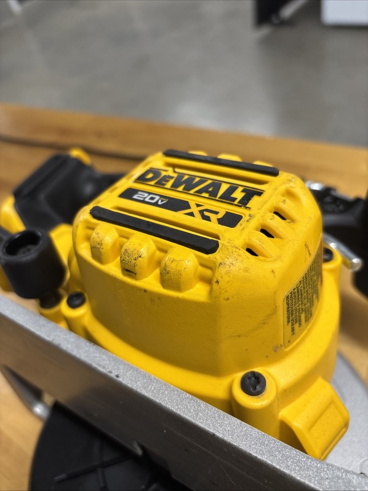 DEWALT 20V Cordless Circular Saw DCS565 (TOOL ONLY)