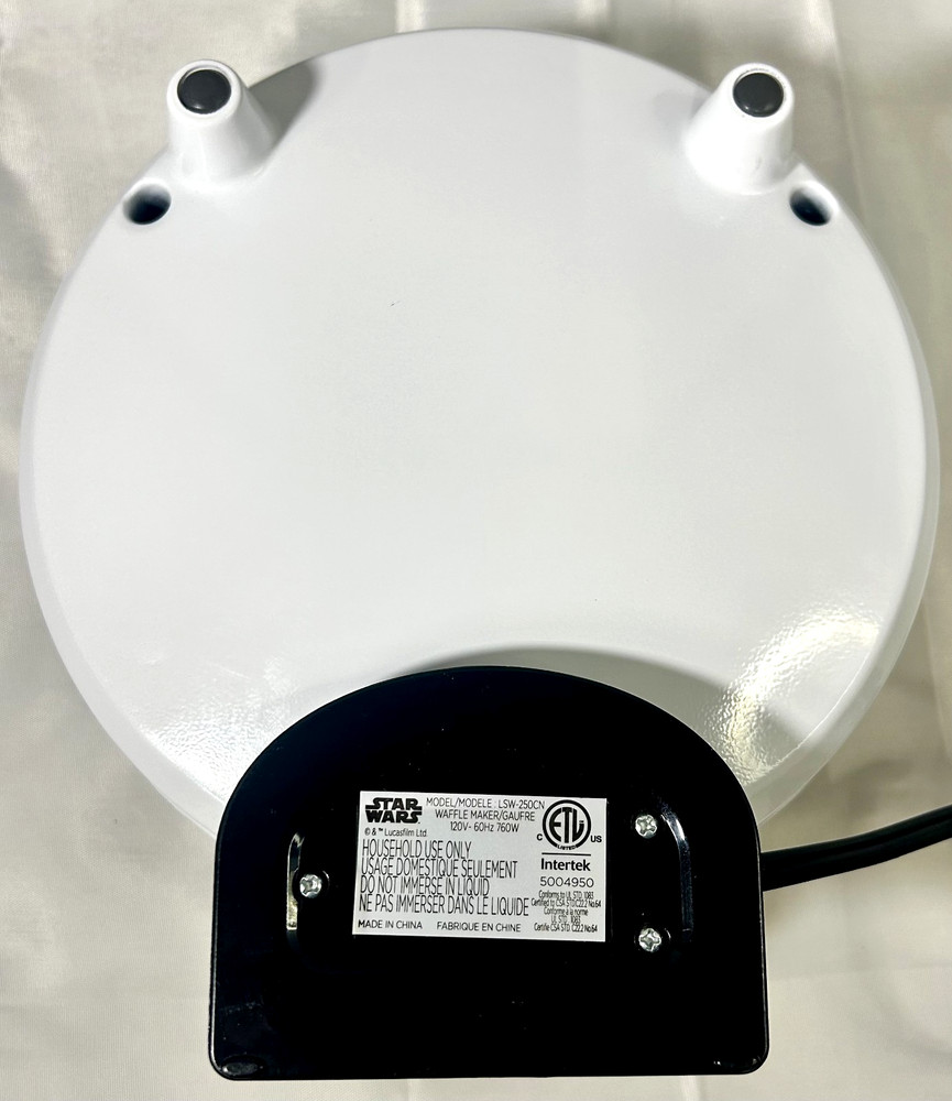 Star Wars R2D2 Waffle Maker Intertek Non-Stick Plates Very Cool