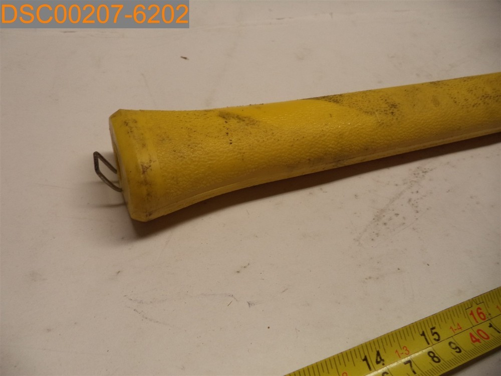 SCRATCHES & ROUGHING: 36" Replacement 2036100 Yellow Handle