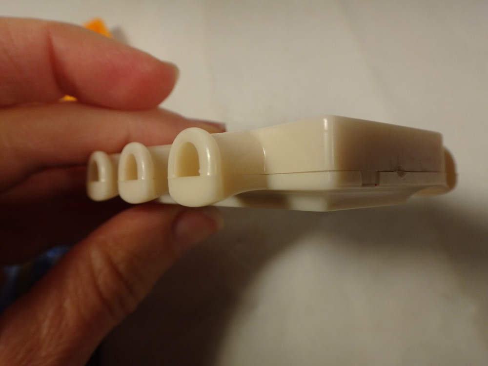 Vintage Bee Pitch Pipe Instrument Tuner with Partial Plastic Case Tested Working