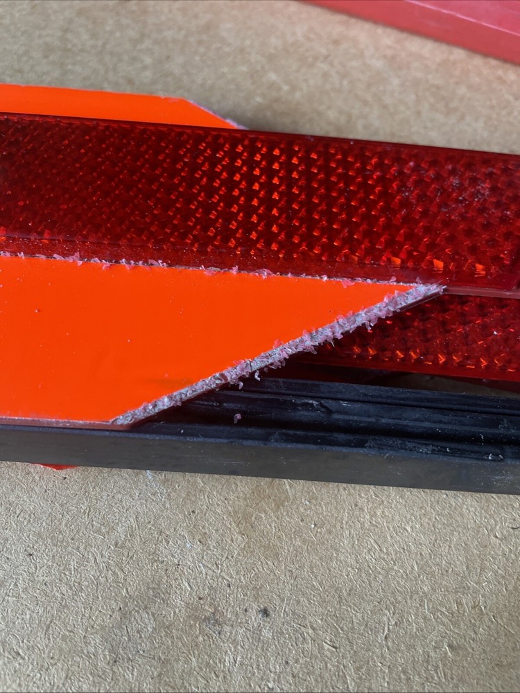 Bins RON WARNING TRIANGLE