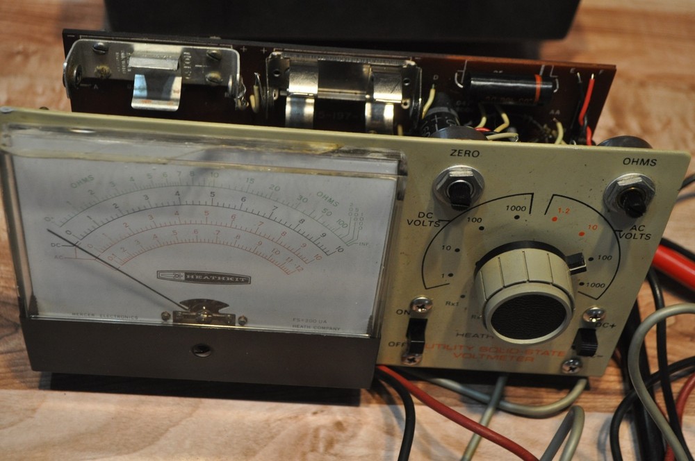 HEATHKIT IM-17 Analog Solid-State Voltmeter w/ Leads & Case VGC