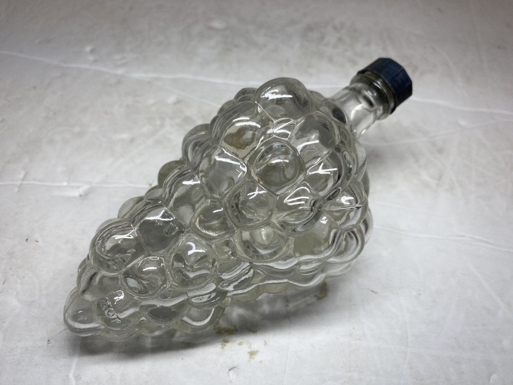 Grape Cluster Shaped Clear Bottle 10 sided cap Excellent condition 8 oz