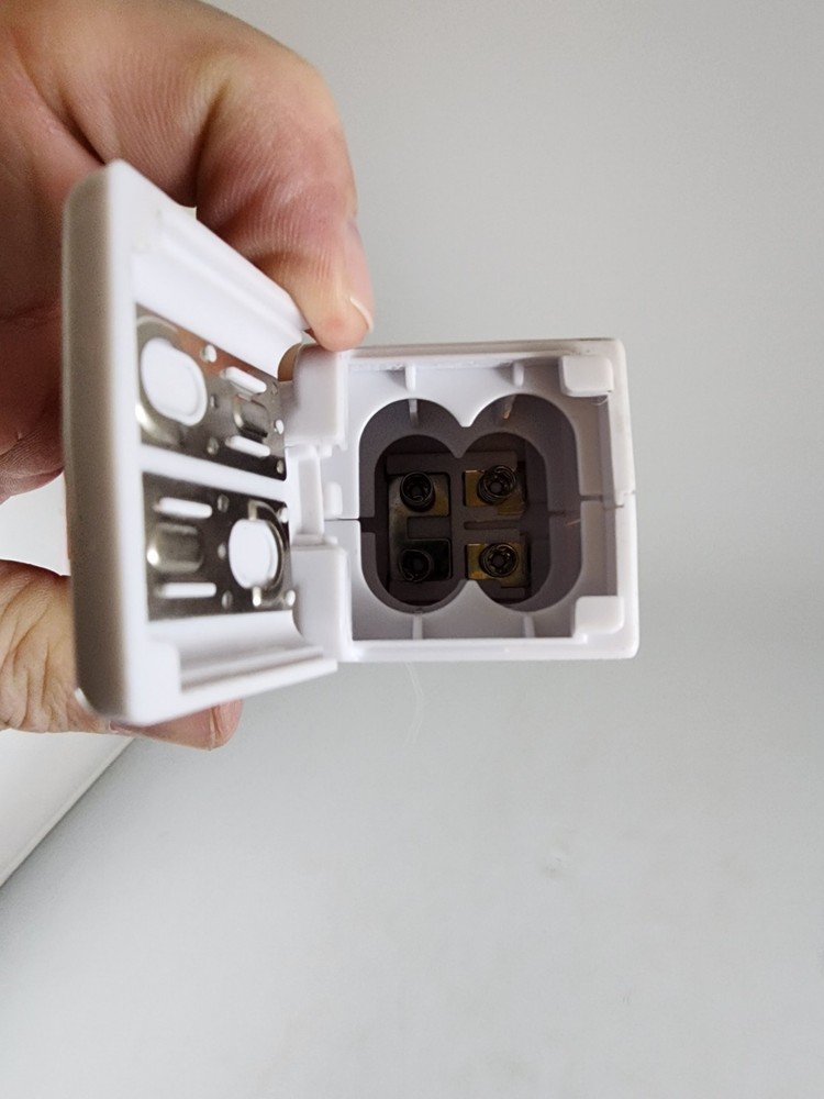 Singer Stitch Quick + Two Thread Hand Held Mending Machine White