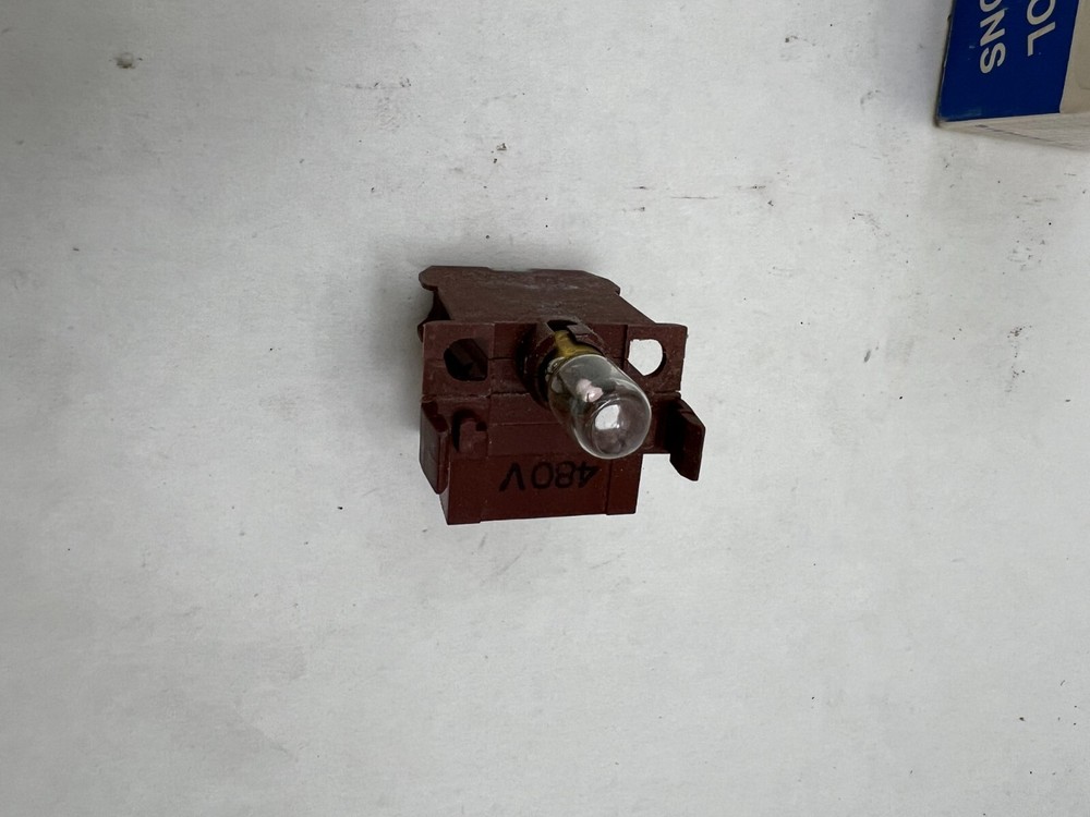 Siemens P30PLMT4 NIB Pilot Light Module 480V See Pics #B66
