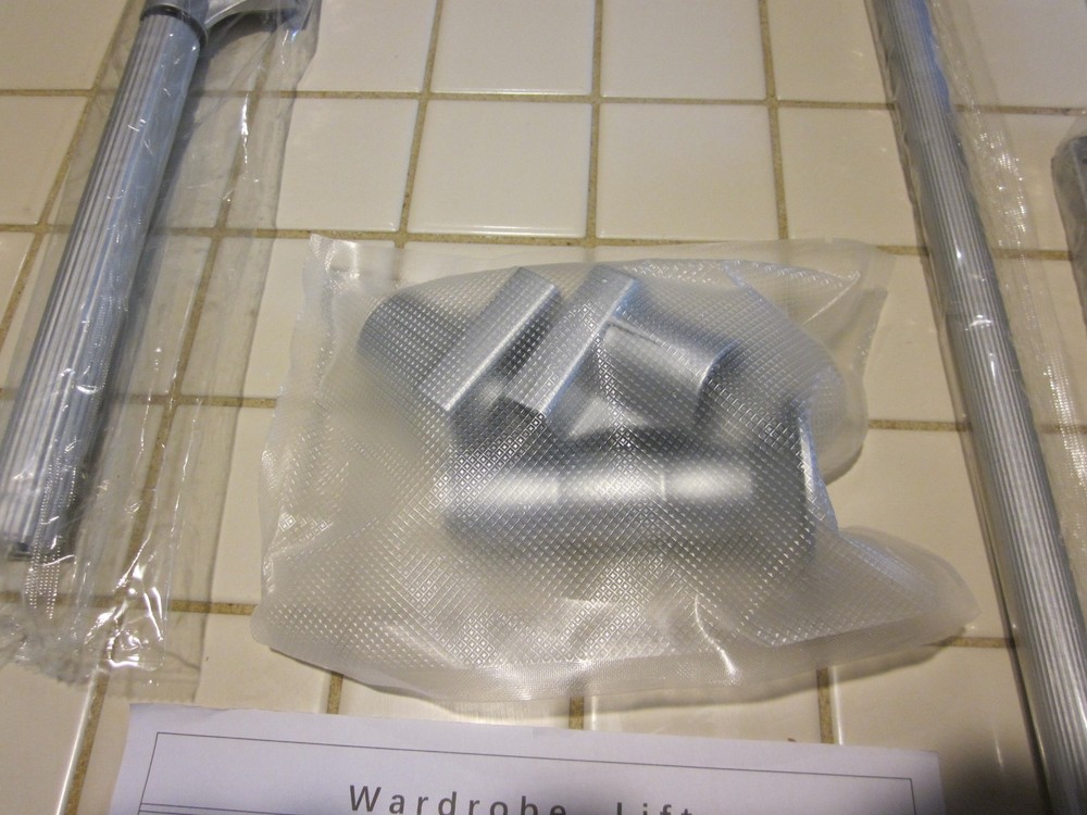Pull Down Clothes Rail Adjustable 19.3" - 25 " Wardrobe Lift 22lb