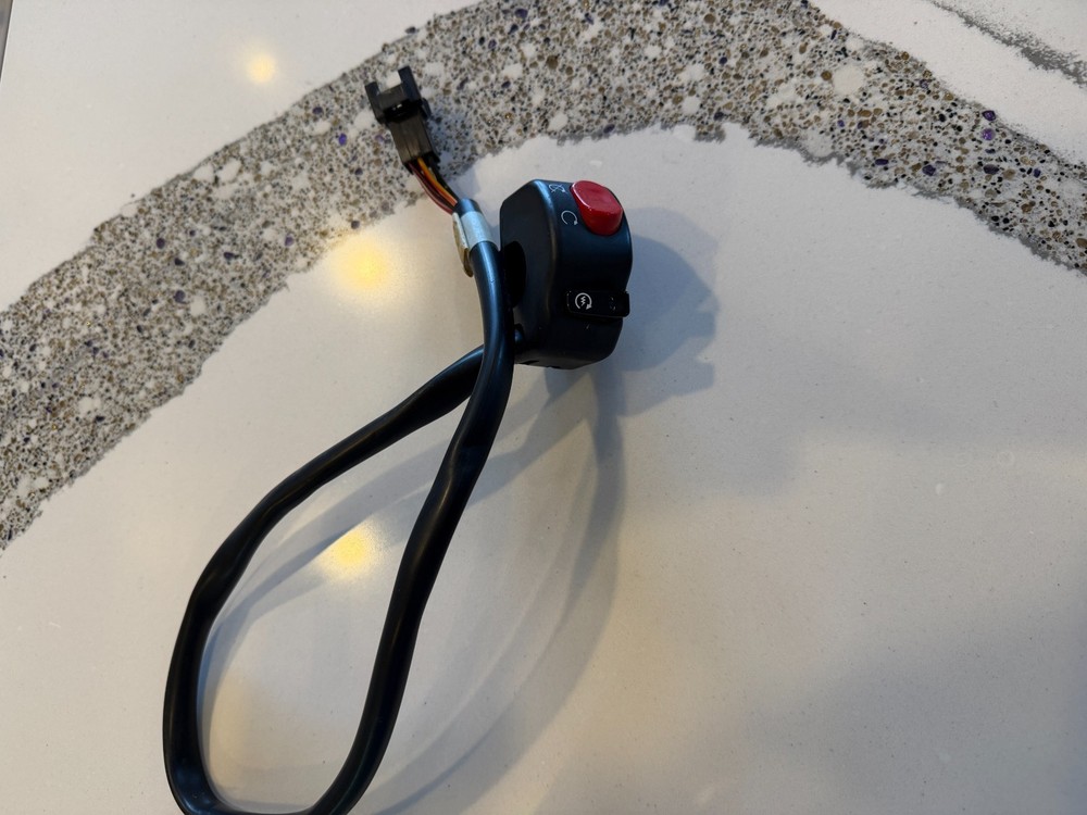 2006-2012 Triumph Daytona 675 OEM Handlebar Right Engine Killswitch Starter