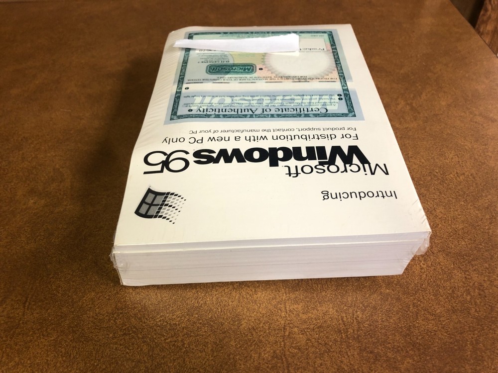 Microsoft Windows 95 Manual with Certificate of Authenticity