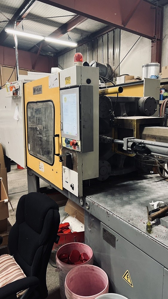 Welltec 175 Ton injection molding machine