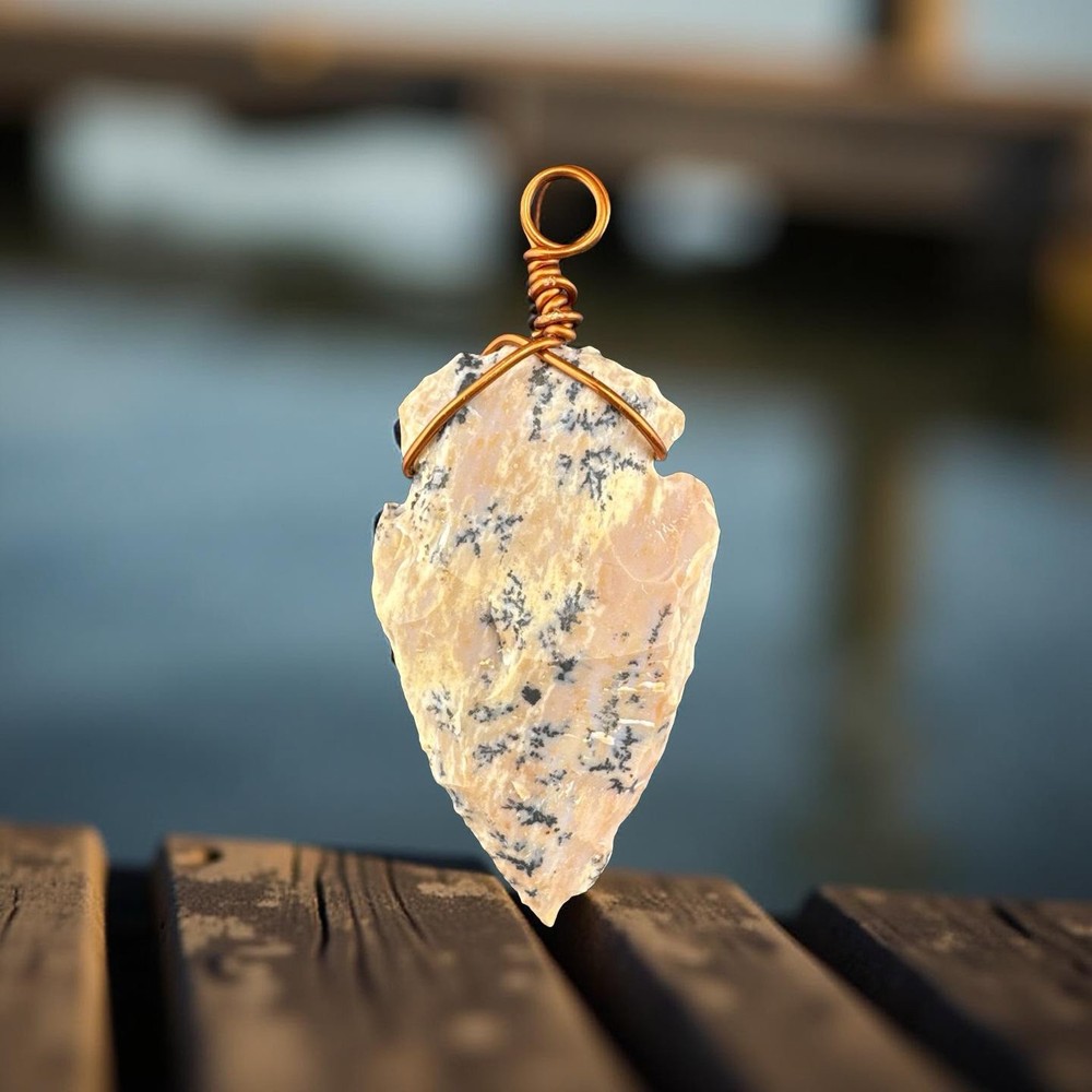 Absolutely, Stunning Native American Arrowhead #112