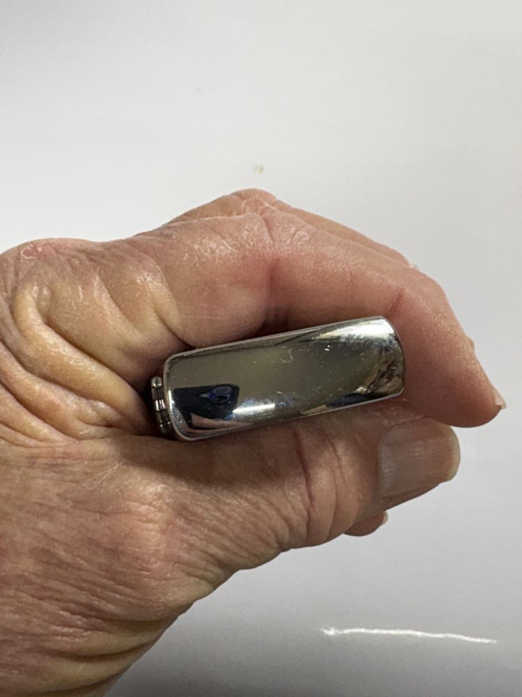 Ronson Wind 11 Lighter Nice Condition