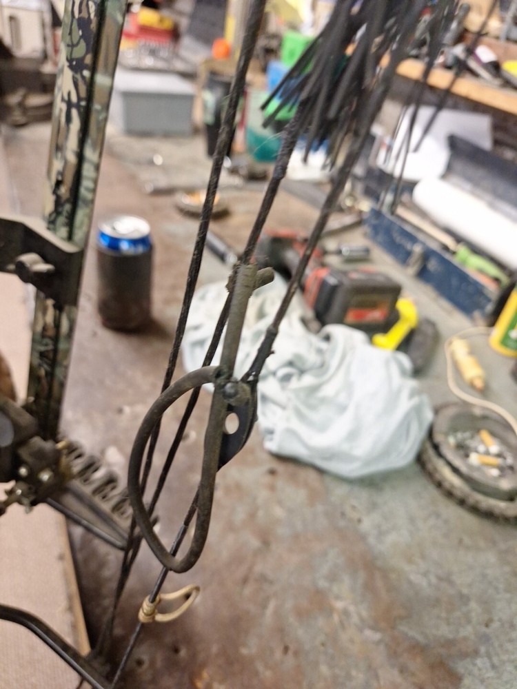 PSE Fast Flight Compound Bow