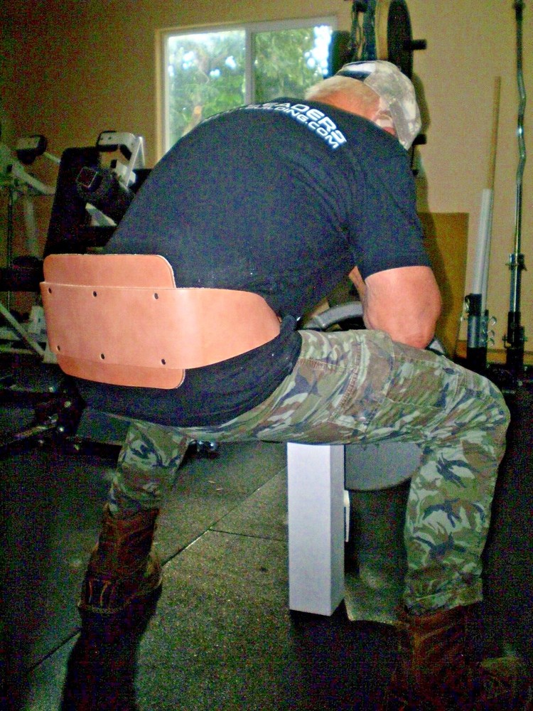 LANDMINE BELT SQUAT
