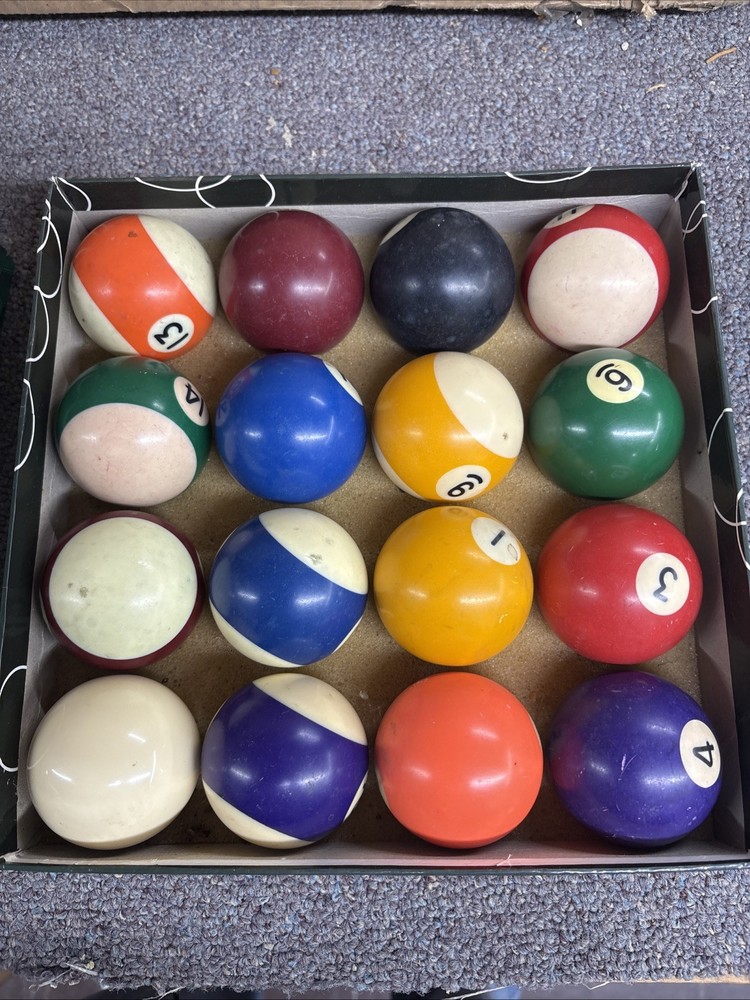 Cuetec 2 1/4" Professional Billiards Ball Set Used