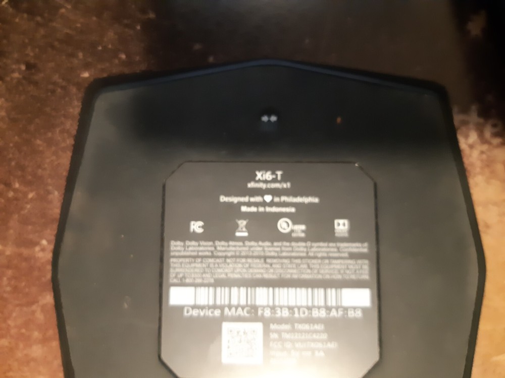 Xfinity Xi6T cable box and remote