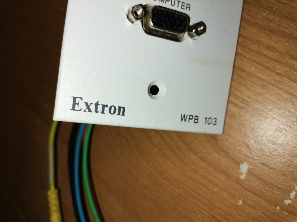 EXTRON WPB 103 computer connect plate with cables