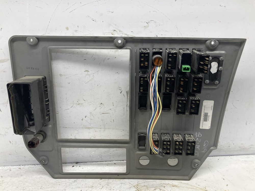 Mack CXU613 SWITCH Dash Panel - Used