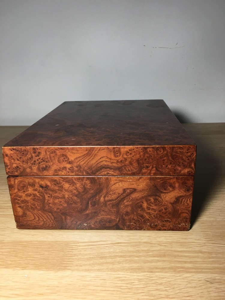cigar humidor