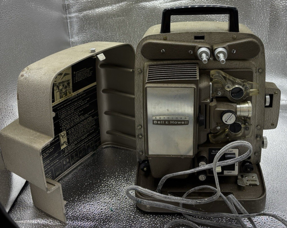 autoload bell and howell vintage self loading projector Untested