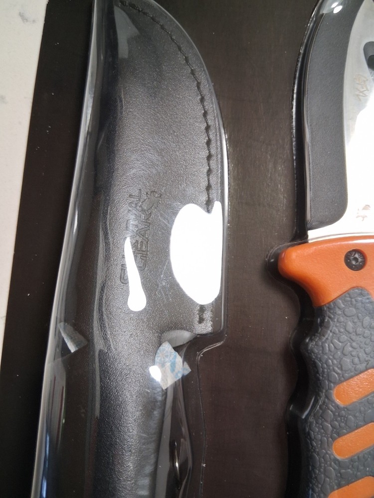 Guthook Hunting Knife fixed blade with case NEW